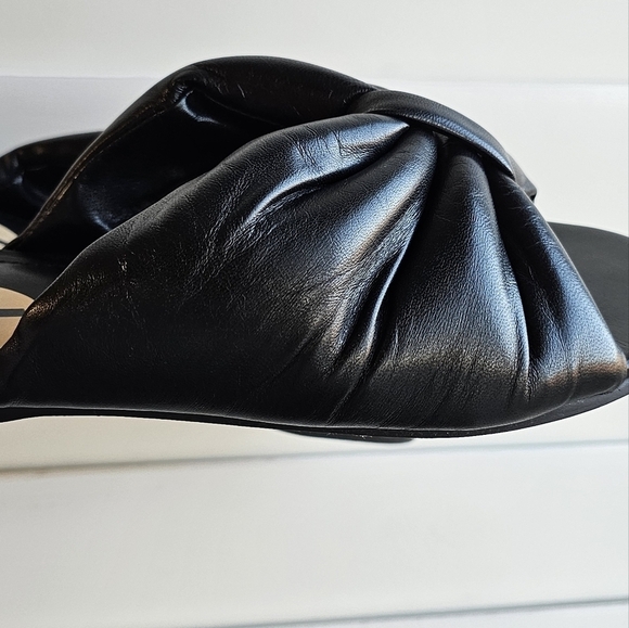 Marc Fisher Leather Slips Sandals Flats Black padded size Z - Picture 3 of 5